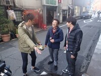 （左から）パンサー尾形、具志堅用高、ロッチ・コカド。(c)CBC