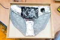 「ツナゲ☆無限大少女」に登場した小道具。(c)「ウレロ☆無限大少女」製作委員会