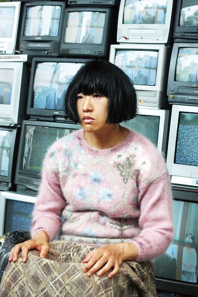 オカッパおばさん役の南海キャンディーズしずちゃん。(c)福満しげゆき・講談社/映画「ヒーローマニア-生活-」製作委員会