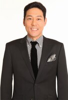 「第5回ytv漫才新人賞決定戦」決勝戦で司会を務める東野幸治。