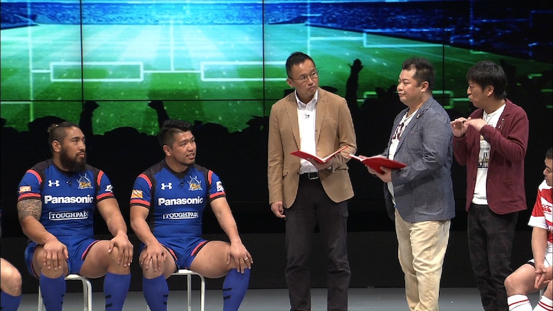 「よしもとラグビー新喜劇 2016」のワンシーン。