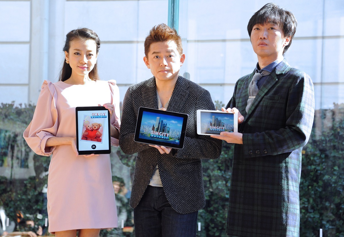 左からあびる優、スピードワゴン。