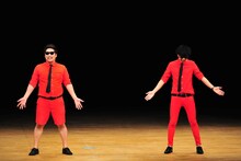 結果発表までの間にネタを披露した8.6秒バズーカー。