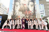 NON STYLE井上（中央右）。