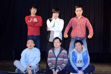 円山スクランブルエッグス。（後列左から）さらば青春の光・東口、ラブレターズ溜口、かもめんたる・う大。（前列左から）ラブレターズ塚本、かもめんたる槙尾、さらば青春の光・森田