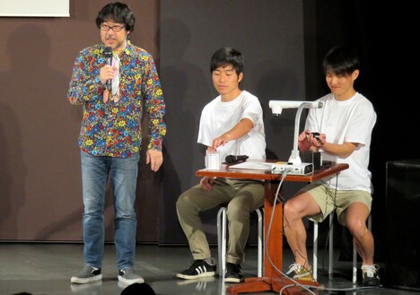 前回の「超コントLIVE」より、（左から）倉本美津留、ジャルジャル。(c)村上由美