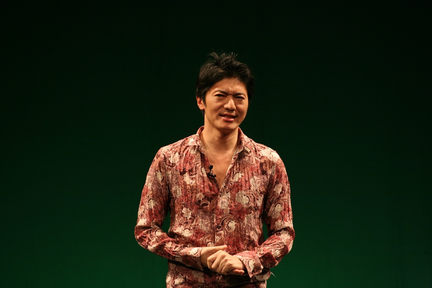 12日の公演に出演した長井秀和。(c)TITAN