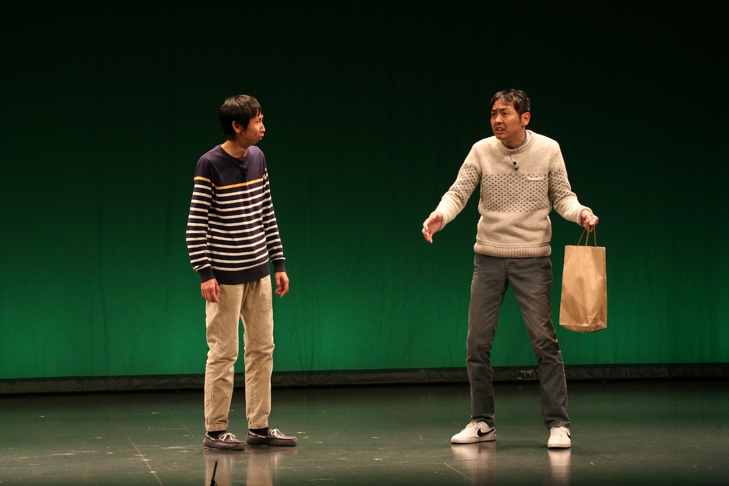 12日の公演に出演したアンガールズ。(c)TITAN