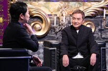 左から有吉弘行、西郷輝彦。(c)日本テレビ