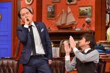 左からトレンディエンジェル斎藤、羽鳥慎一。(c)日本テレビ