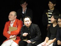 「世界芸人名作名鑑」の様子。