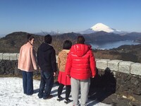 「ポンコツおじさん旅に出る2～2016 マドンナ大集合スペシャル～」のワンシーン。(c)テレビ東京