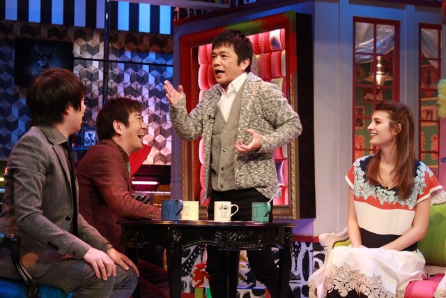 左からウーマンラッシュアワー村本、メッセンジャー黒田、中川家・剛、マギー。(c)テレビ大阪