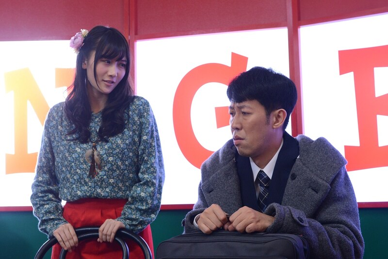 「マネーの天使～あなたのお金、取り戻します！～」出演者の（左から）矢倉楓子、小籔千豊。(c)読売テレビ