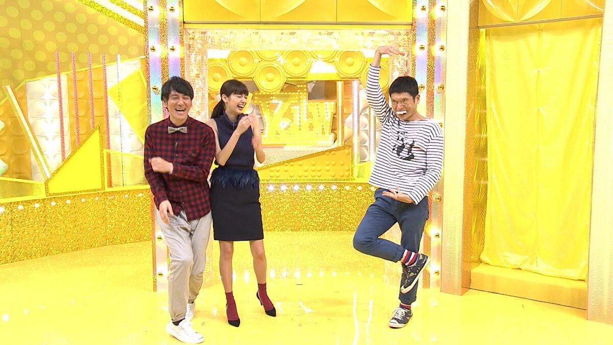 左からココリコ田中、新川優愛、ザブングル加藤。(c)メ～テレ