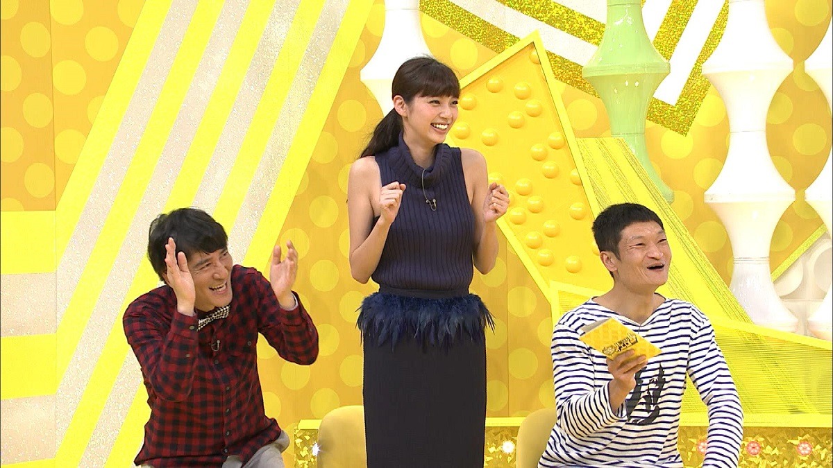 左からココリコ田中、新川優愛、ザブングル加藤。(c)メ～テレ