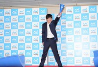 会場に現れた内村光良。