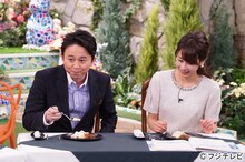 （左から）有吉弘行、加藤綾子フジテレビアナウンサー。