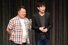 2月11日開催「POISON吉田が5人と漫才」の様子。左からブラックマヨネーズ小杉、POISON GIRL BAND吉田。