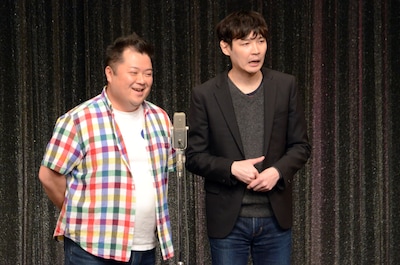 2月11日開催「POISON吉田が5人と漫才」の様子。左からブラックマヨネーズ小杉、POISON GIRL BAND吉田。