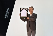 芸歴60年目の宣材写真撮影に臨むライセンス井本。