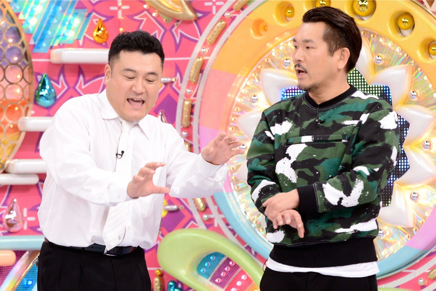 （左から）アンタッチャブル山崎、FUJIWARA藤本。(c)テレビ朝日