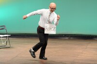 4本目のユニットコントに登場したHi-Hi岩崎。