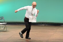 4本目のユニットコントに登場したHi-Hi岩崎。