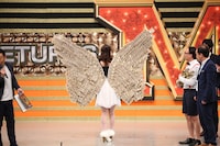 賞金1000万円が翼となって登場。