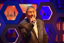 「浅草キッド」を歌うビートたけし。(c)日本テレビ