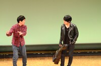 コント「上京」のワンシーン。