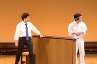 コント「寿司」のワンシーン。