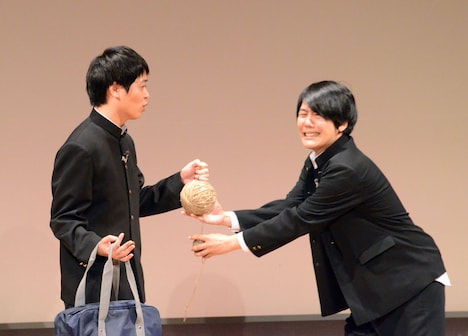 コント「転校生」でもぎぼっこりが登場するワンシーン。