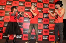 トーク中の様子。左から矢口真里、品川庄司。