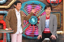 司会の明石家さんまと羽田圭介（左から）。(c)MBS