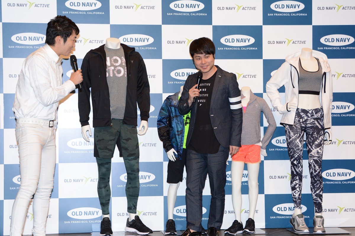 女児のマネキンと脚の長さが一緒だと指摘されるNON STYLE井上（右）。