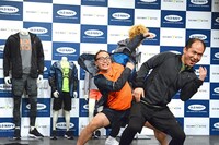 ダンス「『ペリー来航』OLD NAVY アクティブウェアバージョン」を披露するトレンディエンジェルとエグスプロージョン。