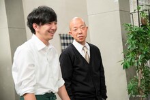 「七人のコント侍」に出演する（左から）パンサー向井、バイきんぐ小峠。