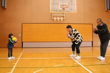 （左から）寺田心とタカアンドトシ。(c)CTV