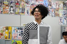 映画「アイアムアヒーロー」に出演する片桐仁。