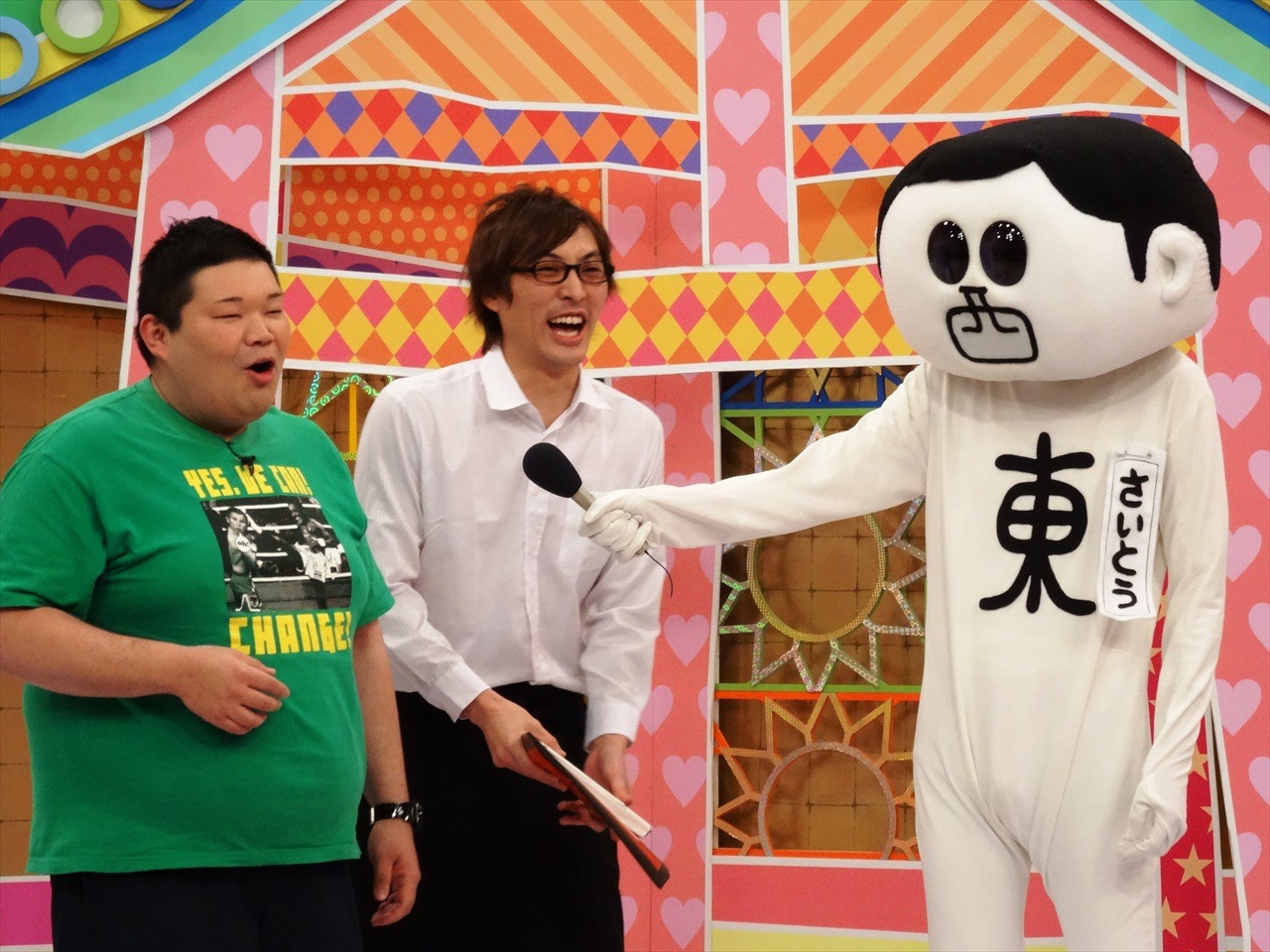 （左から）カバと爆ノ介、西東さん。(c)CTV