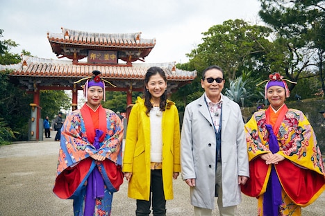 「ブラタモリ」で沖縄を訪れたタモリ（左から3人目）。(c)NHK