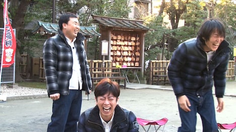 左からフットボールアワー岩尾、フットボールアワー後藤、千原ジュニア。(c)テレビ東京