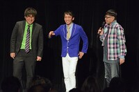 ジャイアントジャイアンとイジリー岡田のトークの様子。