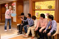 「インデペンデンスデイを他人とは思えないウド鈴木!!」収録中の様子。