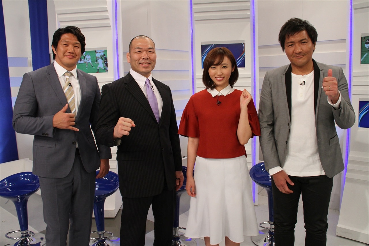 「ラグビー欧州6カ国対抗戦 シックス・ネーションズ まだ間に合うダイジェスト」に出演するスリムクラブ真栄田（右端）。(c)WOWOW