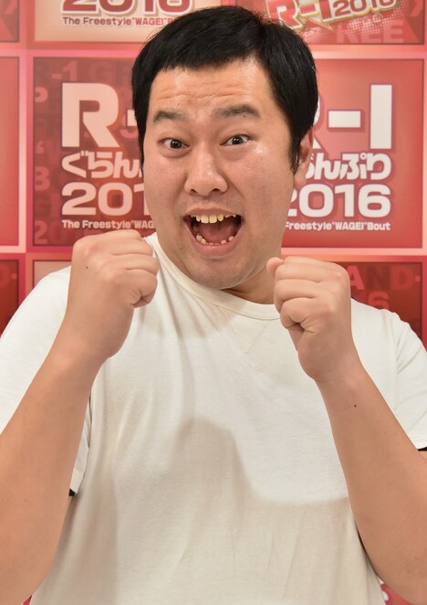 とにかく明るい安村 (c)関西テレビ