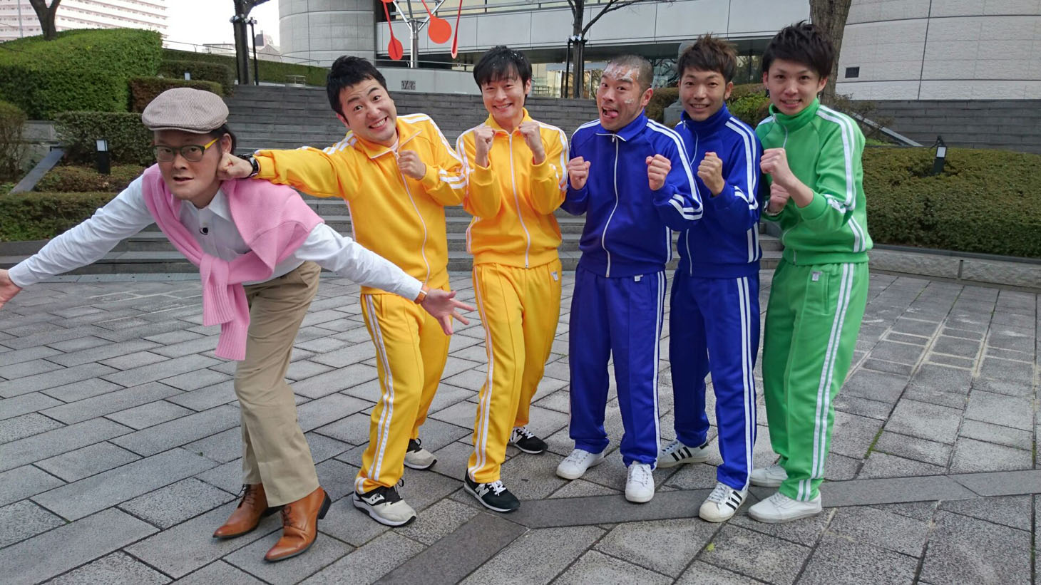 左からアインシュタイン稲田、和牛、アキナ、アインシュタイン河井。(c)読売テレビ