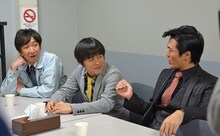 反省会に参加する（左から）東京03飯塚、バカリズム、劇団ひとり。