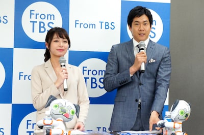 TBSの4月期番組改編説明会で進行を務めた（左から）宇垣美里、石井大裕（ともにTBSアナウンサー）。